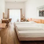 Golfhotel & Restaurant Lindenhof Hotell 3*
