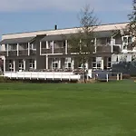 Golfhotel & Restaurant Lindenhof فندق باد فيبل