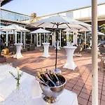 Golfhotel & Restaurant Lindenhof فندق 3*