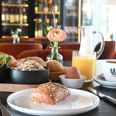 Отель Golfhotel & Restaurant Lindenhof 3*