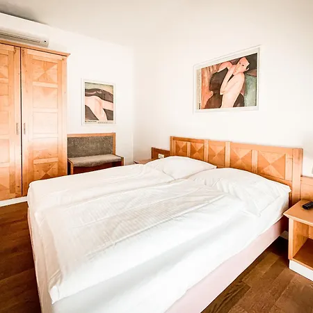 Hotel Golfhotel & Restaurant Lindenhof 3*