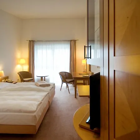 Golfhotel & Restaurant Lindenhof Отель