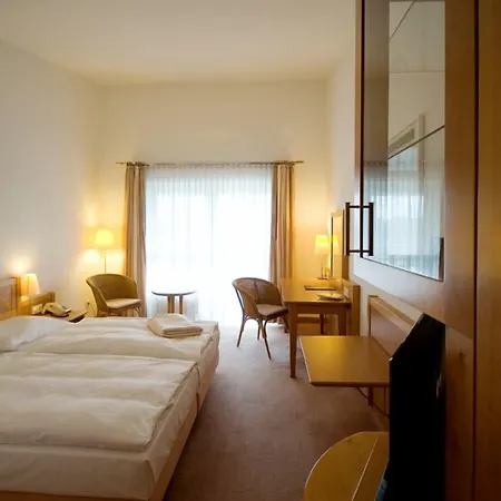 Golfhotel & Restaurant Lindenhof 3*