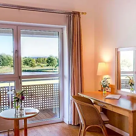 Отель Golfhotel & Restaurant Lindenhof