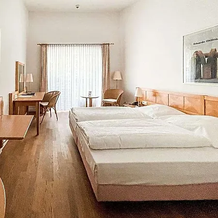 Отель Golfhotel & Restaurant Lindenhof 3*