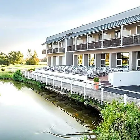 Golfhotel & Restaurant Lindenhof Отель Бад-Фильбель