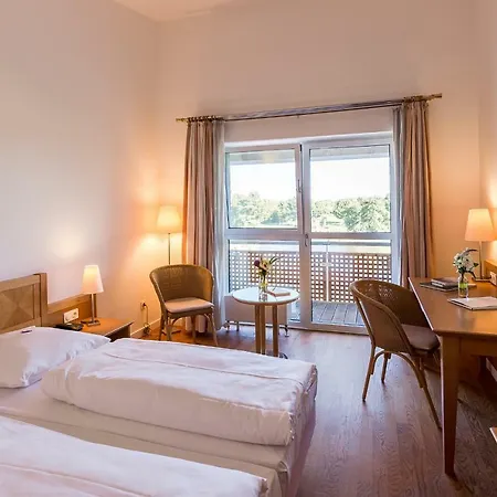 Hotel Golfhotel & Restaurant Lindenhof 3*