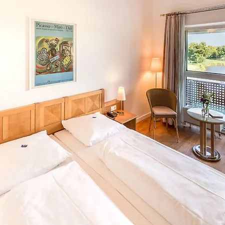 Golfhotel & Restaurant Lindenhof 3*