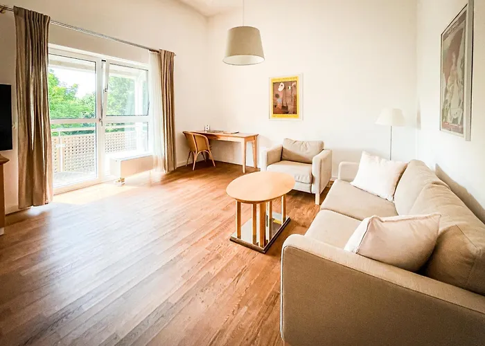 Отель Golfhotel & Restaurant Lindenhof Бад-Фильбель