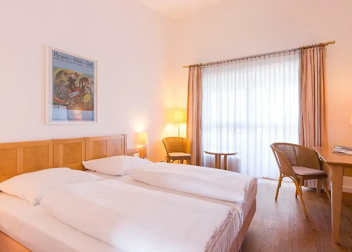 ホテル Golfhotel & Restaurant Lindenhof バート・フィルベル